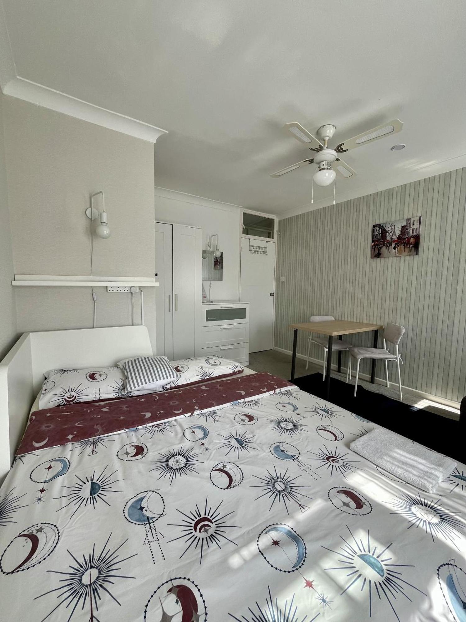 Home Accommodation Southampton Exterior foto